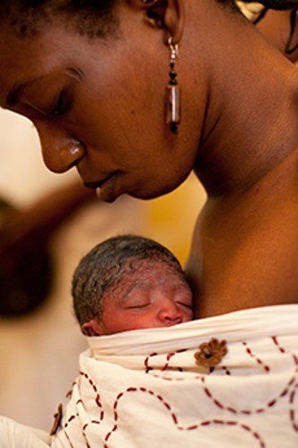 Kangaroo mother care helps ensure the health of at-risk newborns – Healthy  Newborn Network